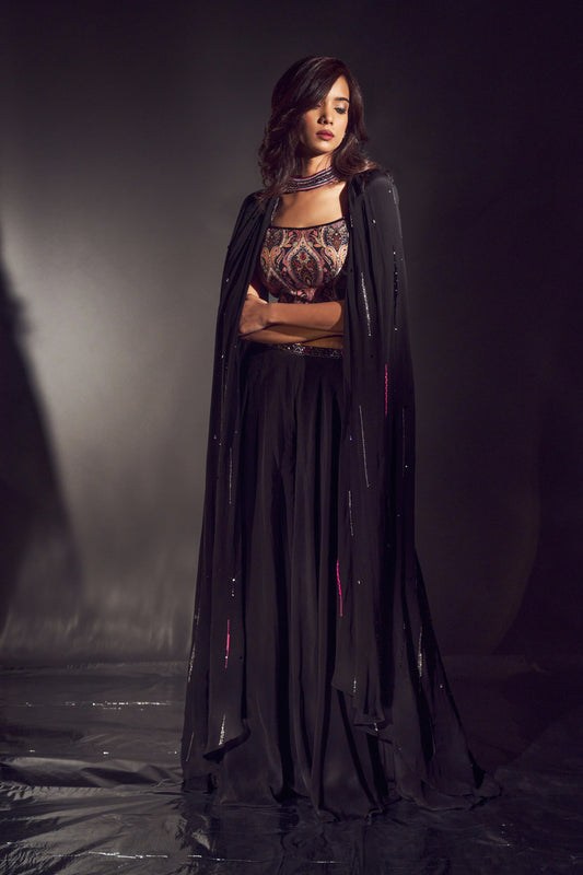 Gradient Black Paisley Cape Set